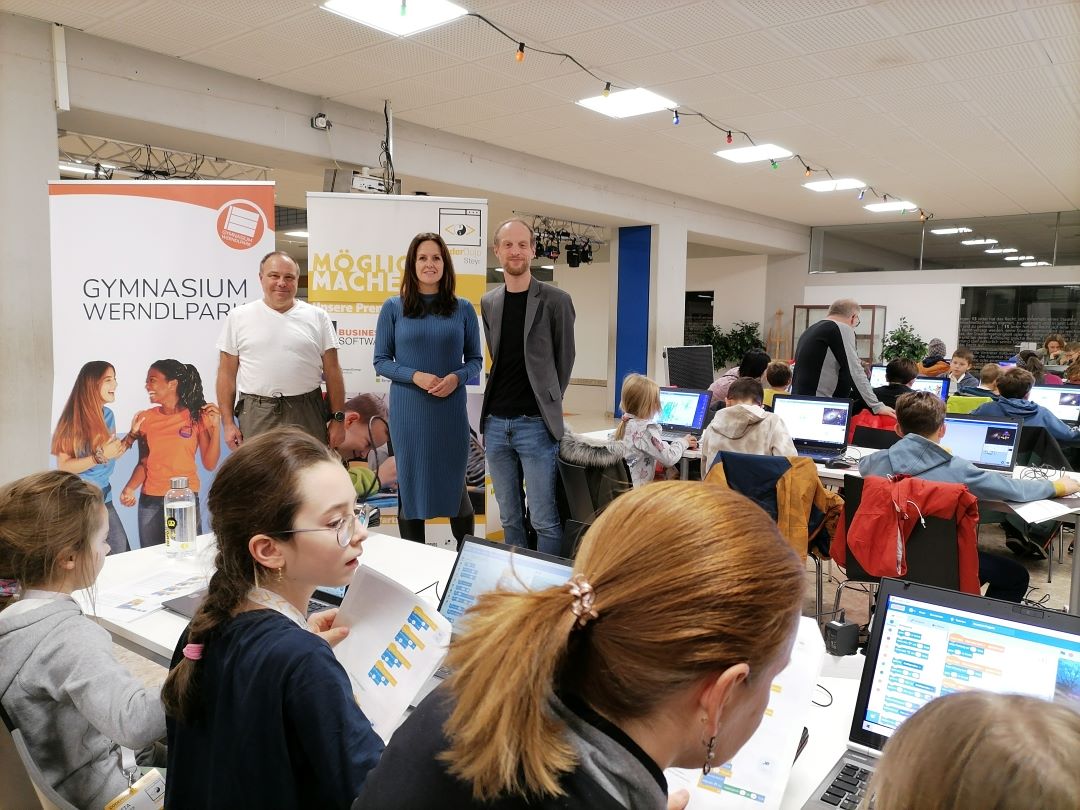 Kinder programmieren bei CoderDojo Steyr im Gymnasium Werndlpark