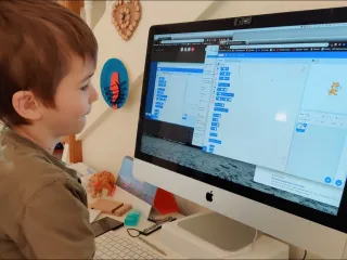 Raffael P. beim virtuellen CoderDojo