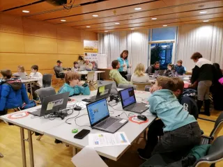 Kinder programmieren im TIC mit CoderDojo Steyr